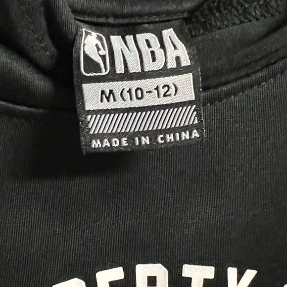 Boys NBA pullover sweater - Picture 2 of 3